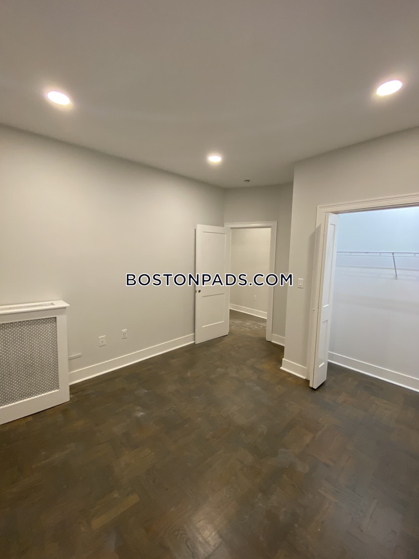 Boston - $2,800 /month