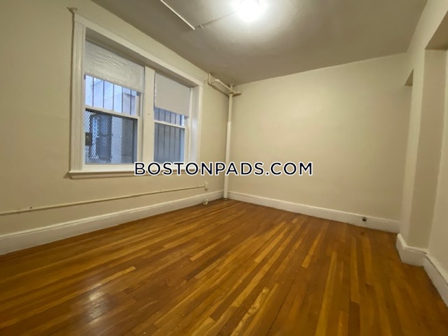 Boston - $2,575 /mo