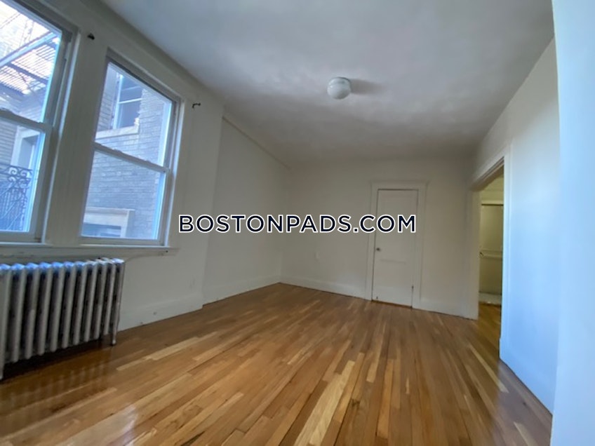 Boston - $2,050 /month