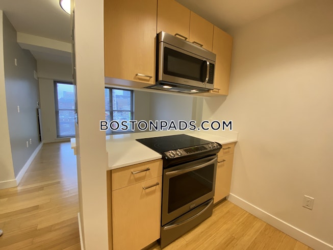 Boston - $2,800 /mo