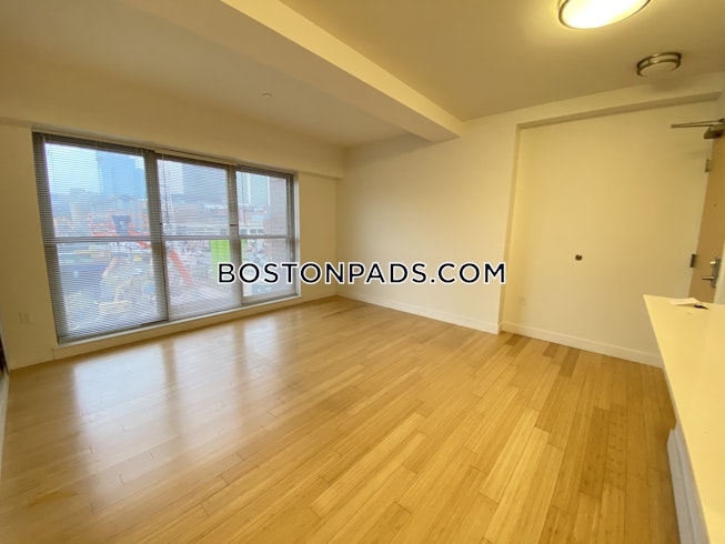 Boston - $2,800 /mo