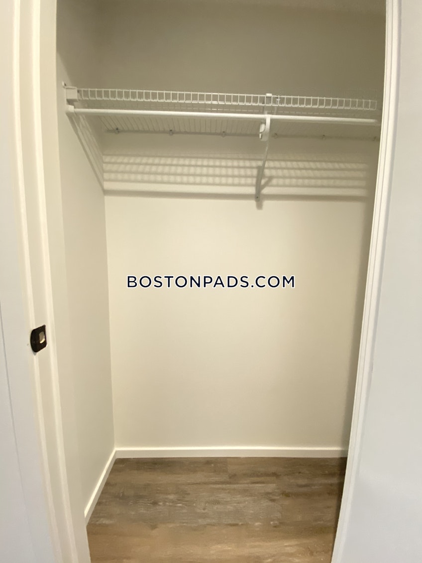 Boston - $5,784 /month