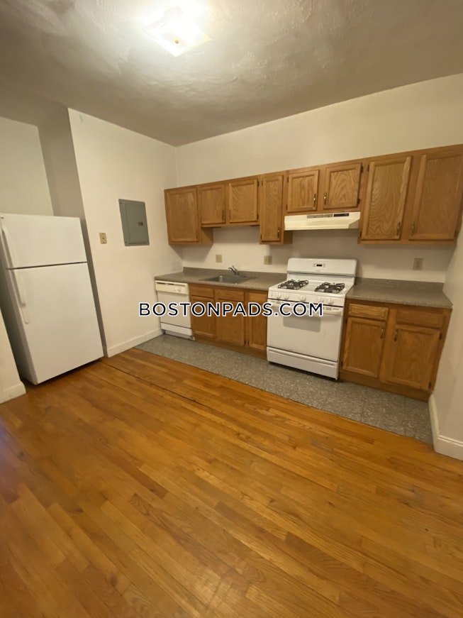 Boston - $3,250 /mo