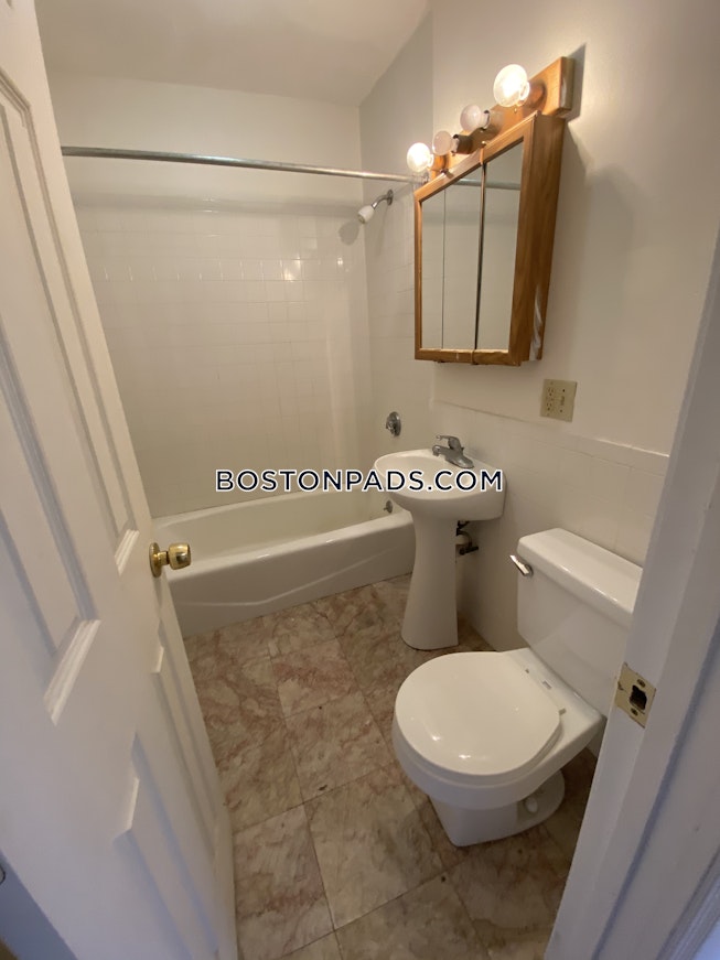 Boston - $3,250 /mo