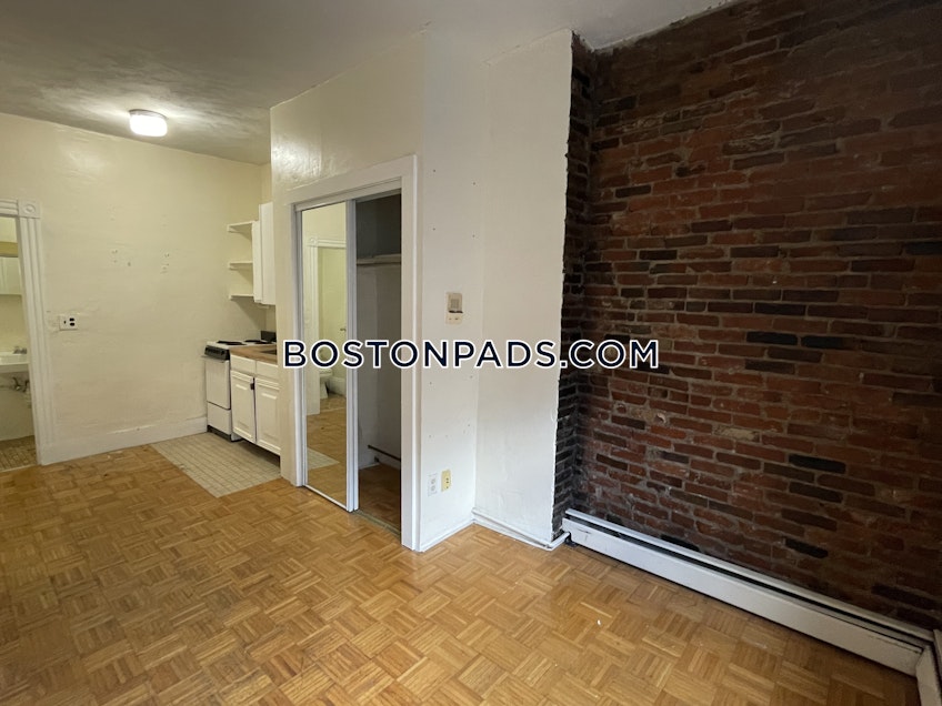 Boston - $2,250 /month