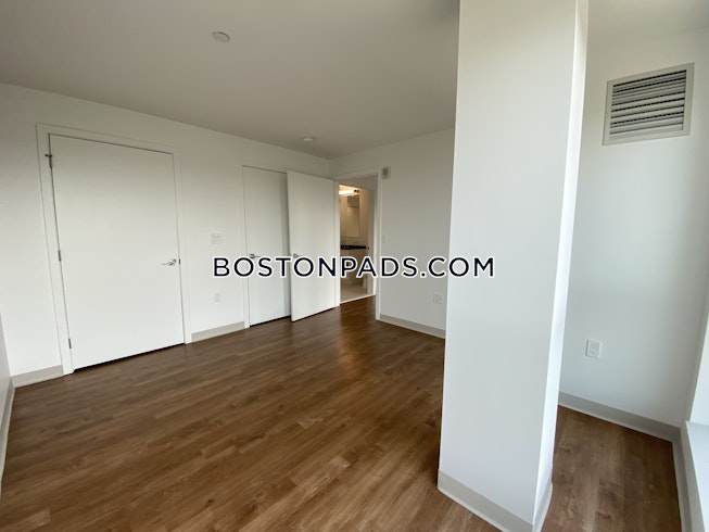 Boston - $3,816 /mo