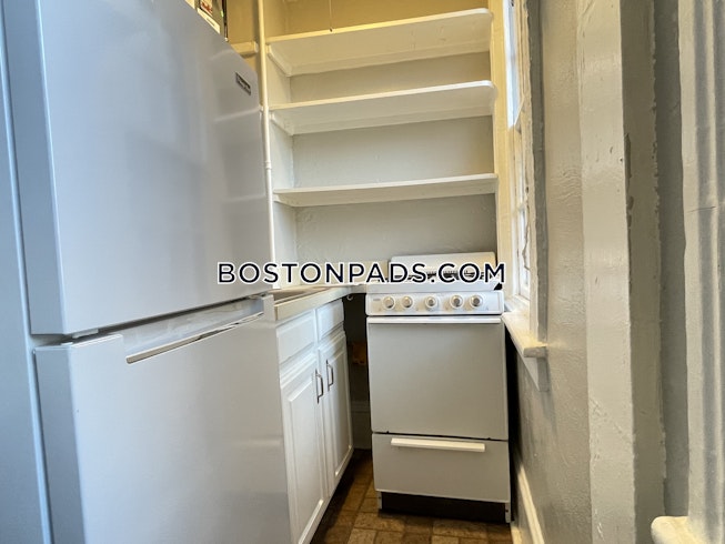 Boston - $2,800 /mo