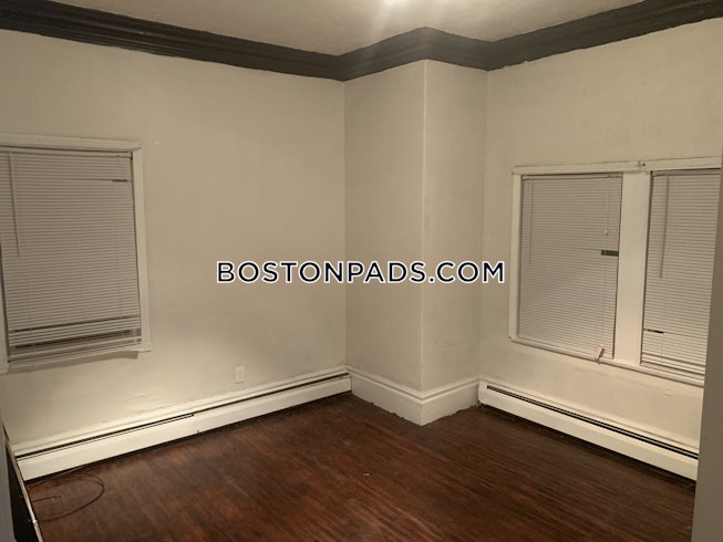 Boston - $2,300 /mo