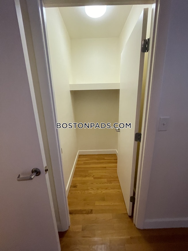 Boston - $2,300 /mo