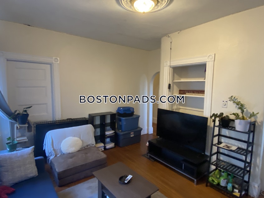 Boston - $4,400 /month