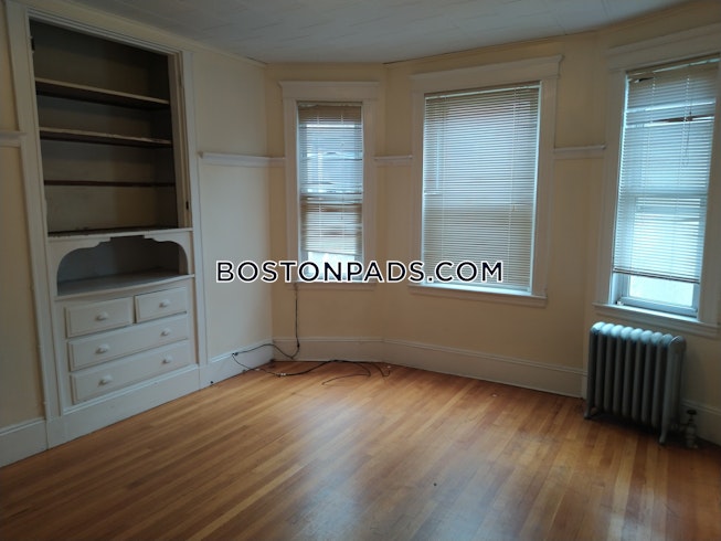 Boston - $2,800 /mo