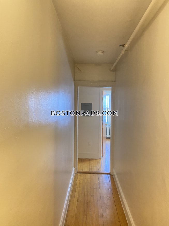 Boston - $2,500 /mo