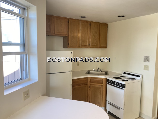 Boston - $3,600 /mo