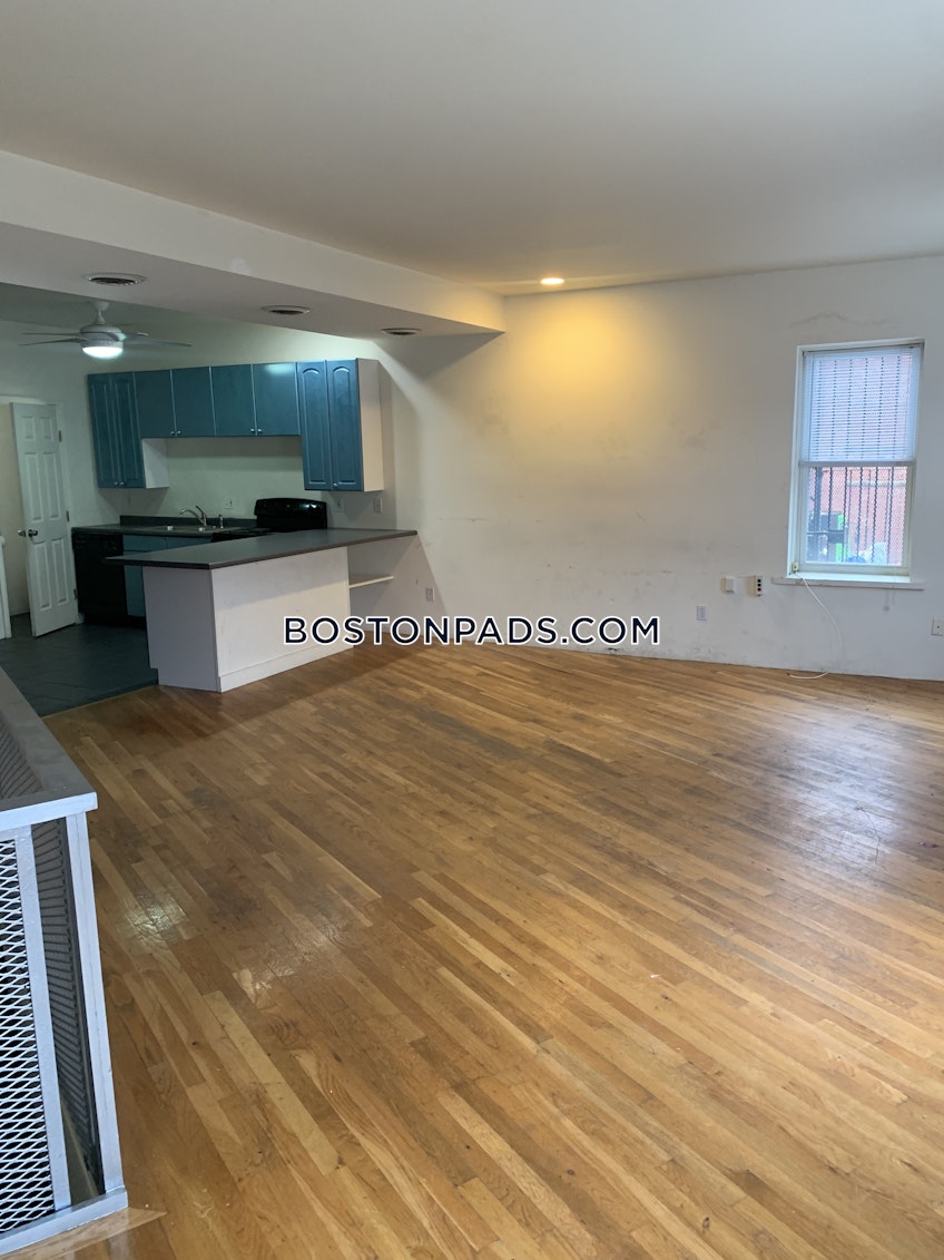 Boston - $2,900 /month