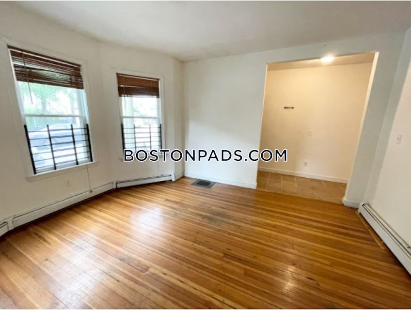 Boston - $3,900 /month