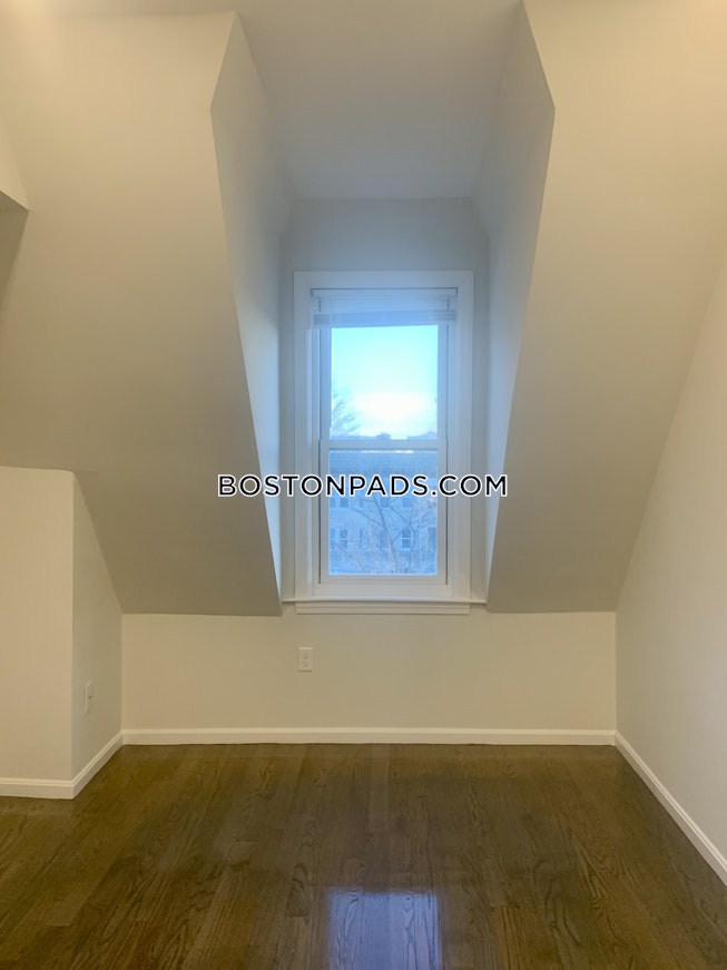 Brookline - $5,800 /mo