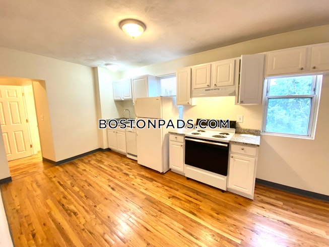 Boston - $3,300 /mo