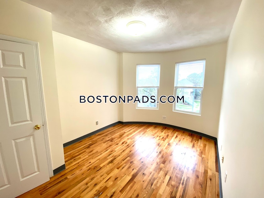 Boston - $3,300 /month