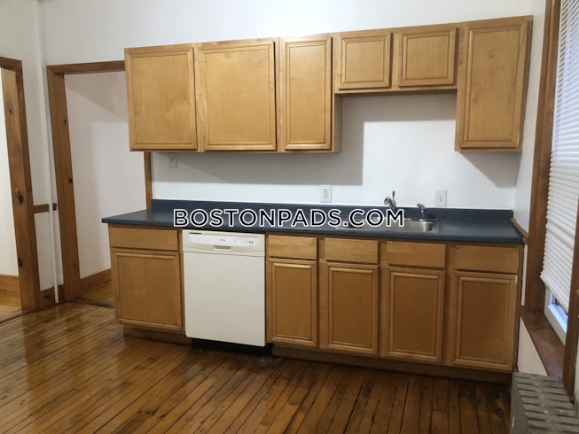 Somerville - $3,300 /mo