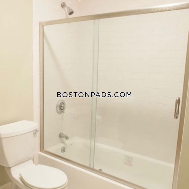 Boston - $3,600 /mo