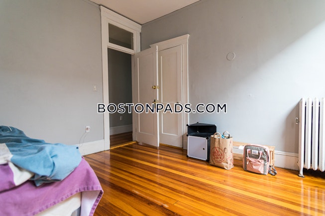 Boston - $4,200 /mo