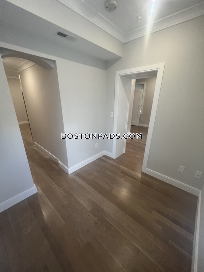 Boston - $3,950 /mo