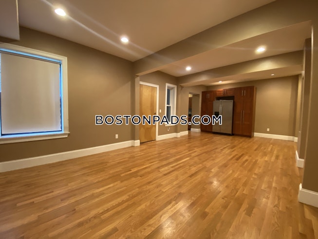 Brookline - $4,600 /mo