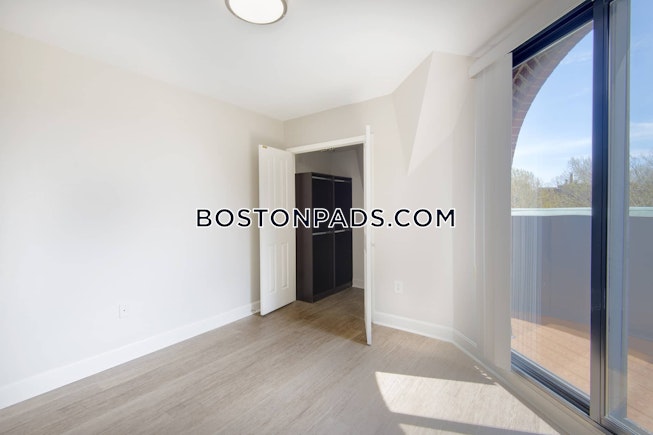 Boston - $4,036 /mo