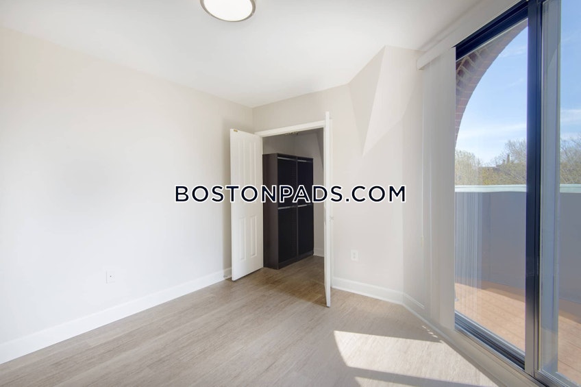 Boston - $3,674 /month
