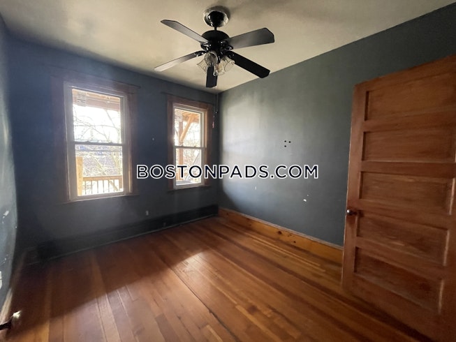 Boston - $2,800 /mo