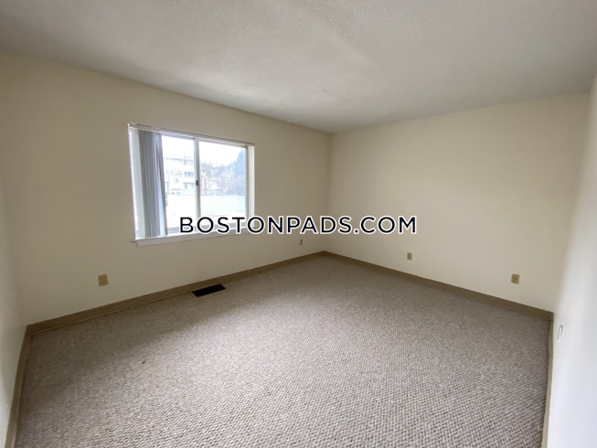 Boston - $3,100 /mo