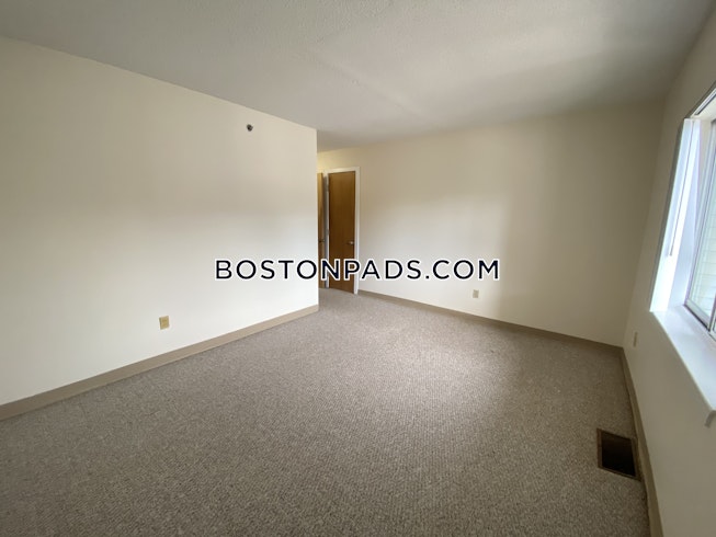 Boston - $3,100 /mo