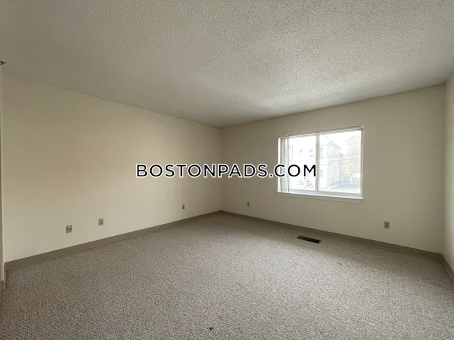 Boston - $3,100 /mo