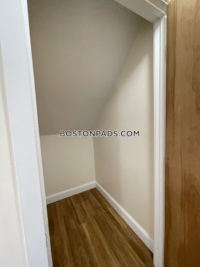 Boston - $3,100 /mo