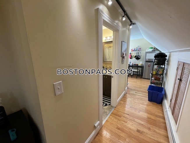 Medford - $3,800 /mo