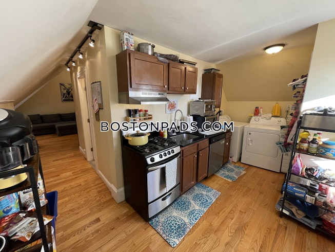 Medford - $3,800 /mo