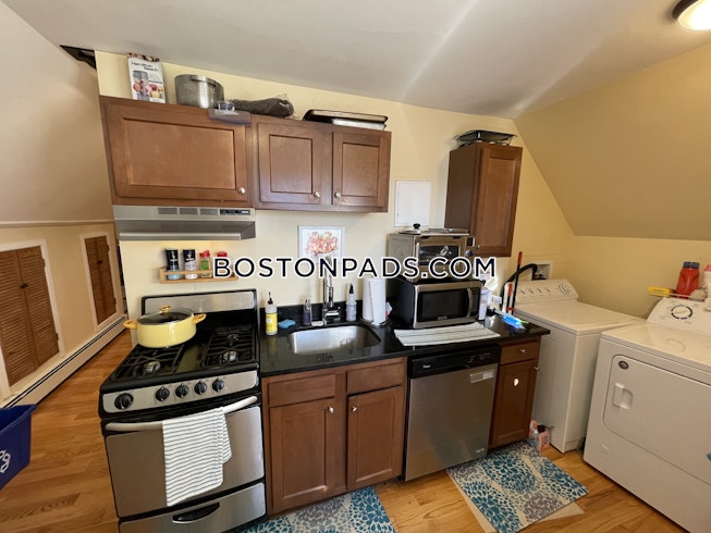 Medford - $3,800 /mo