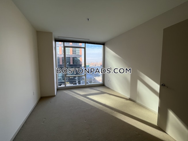 Boston - $4,590 /mo