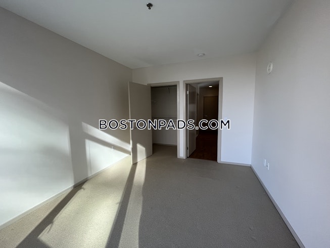 Boston - $4,735 /mo