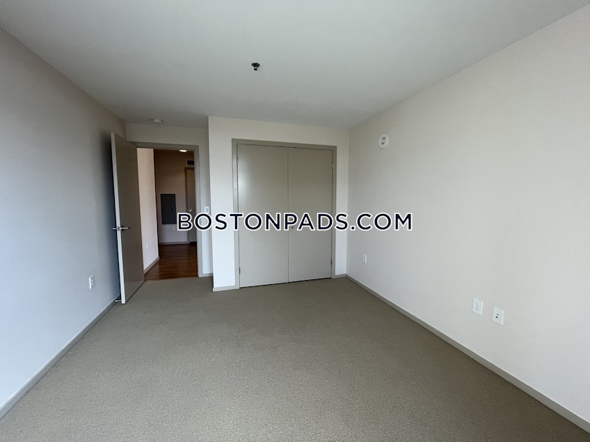 Boston - $3,370 /month