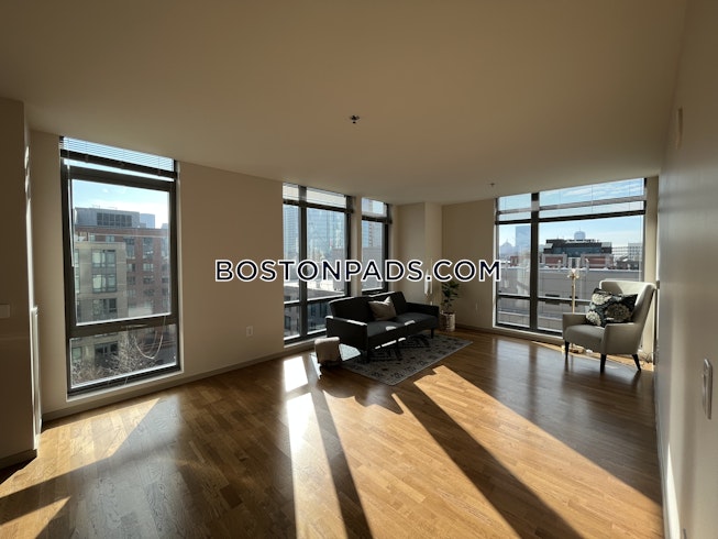 Boston - $3,240 /mo