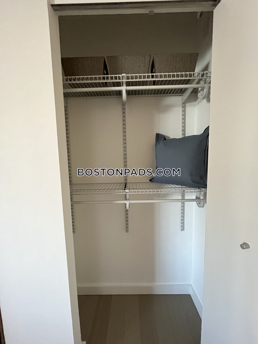 Boston - $4,894 /month