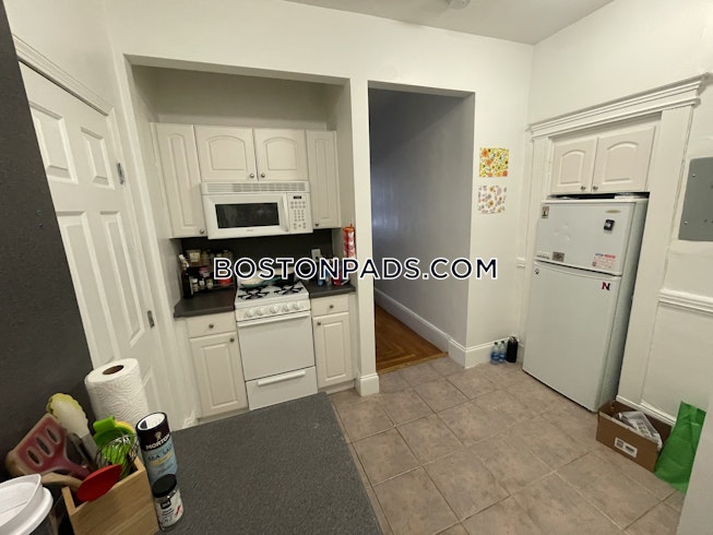 Boston - $2,400 /mo