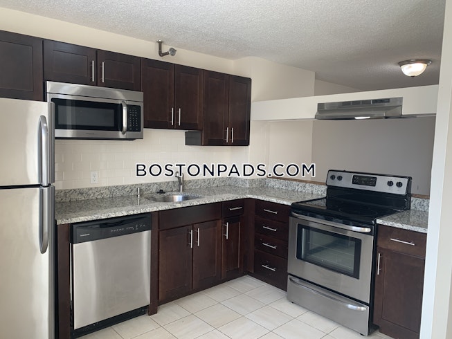 Boston - $3,100 /mo