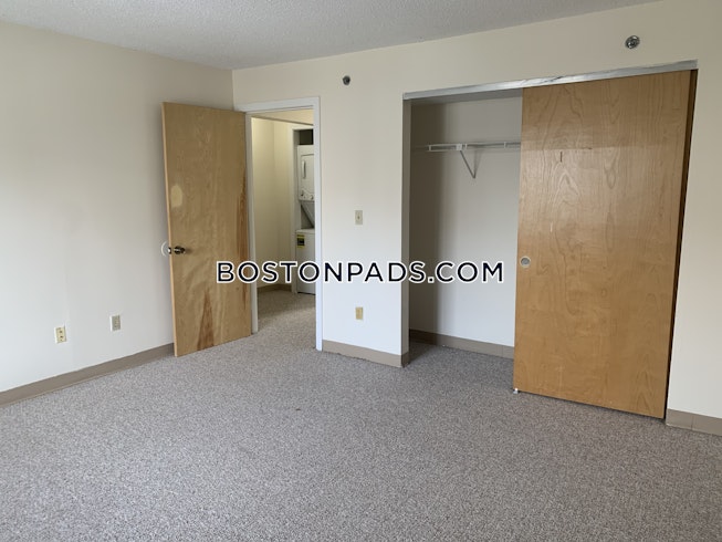 Boston - $3,100 /mo