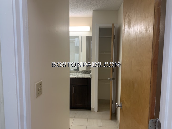 Boston - $3,100 /mo