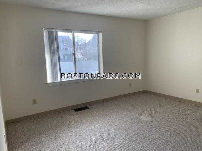 Boston - $3,100 /mo