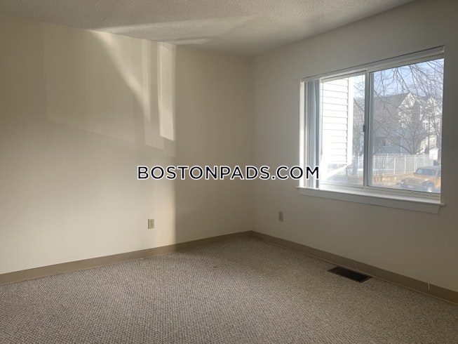 Boston - $3,100 /mo