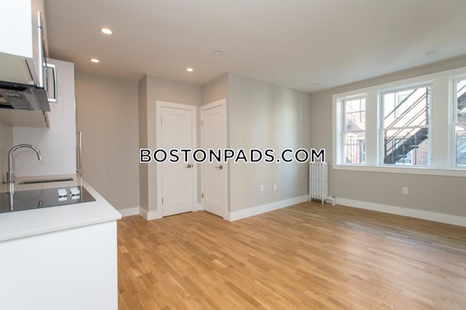 Somerville - $2,450 /mo