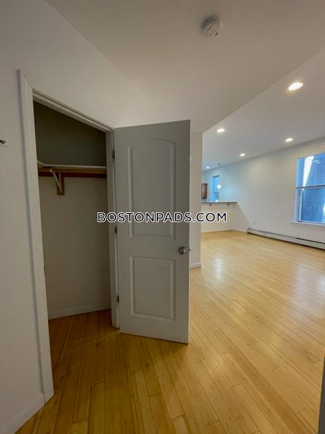 Boston - $3,300 /mo